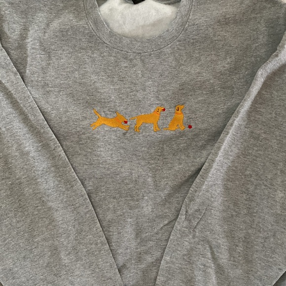 Yellow golden lab with red ball Embroidered Sweatshirt - Picture 2 of 3